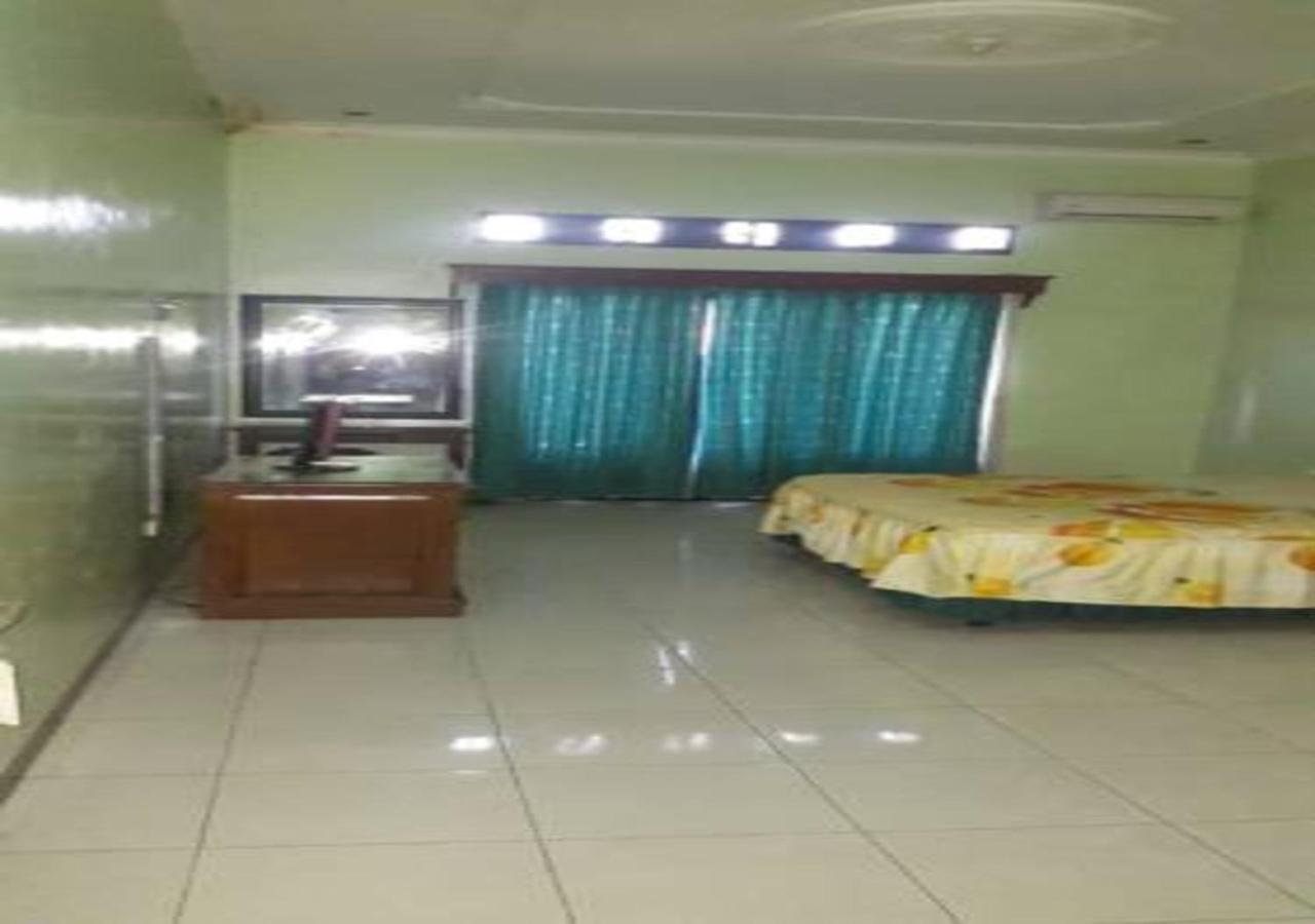 Hotel Mulia Lawean Екстер'єр фото